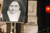 Un portrait de Sainte Thérèse de Lisieux à la basilique Sainte Thérèse, le 3 avril 2004