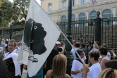 Plusieurs centaines de personnes rassemblées devant le tribunal de Bastia le 15 septembre 2016 en soutien à deux habitants de Sisco  jugés 