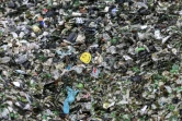 Des déchets de verre dans un site de traitement des déchats, le 27 avril 2023 à Saint-Juéry, dans le Tarn