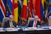 L'ex-président cubain Raul Castro (d) et le secrétaire général des Nations unies Antonio Guterres assistent à la session inaugurale du sommet G77+Chine au Palais des congrès de La Havane, le 15 septembre 2023