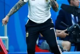 Le sélectionneur de l'Albiceleste Jorge Sampaoli donne des instructions face aux Français en 8e de finale du Mondial, le 30 juin 2018 à Kazan
