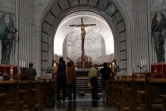 Des visiteurs au mausolée du général Franco, le 3 juillet 2018 dans la "Vallée de ceux qui sont tombés" (Valle de los caidos), à San Lorenzo, en Espagne