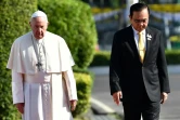 Le pape François (g) et le Premier mnistre thaïlandais Prayut Chan-O-Cha, le 21 novembre 2019 à Bangkok