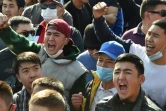 Des manifestants protestent contre le résultat des élections au Kirghizstan, le 5 octobre 2020 à Bichkek