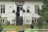 Les policiers poursuivent leurs recherches sur l'île d'Utoya en Norvège où a eu lieu le carnage, le 25 juillet 2011
