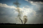De la fumée noire sur la ligne de front, le 30 août 2022 dans la région de Mykolaïv, en Ukraine