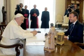 Emmanuel Macron accueilli par le pape François au Vatican, le 26 juin 2018