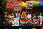 Des panneaux anti-Trump lors de la Gay Pride du 24 juin 2018, à New York 