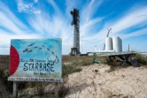 La fusée Starship de SpaceX, et son propulseur Super Heavy, à la base spatiale Starbase, le 10 février 2022 près de Boca Chica, dans le sud du Texas, 
