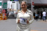Silvia Delgado, candidate au poste de juge pénale de l'État de Chihuahua, devant le pont international Paso del Norte à Ciudad Juarez, le 17 mai 2025 au Mexique