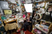 L'artiste allemande Jess de Wahls dans son atelier de broderie, à Londres, le 8 mars 2019