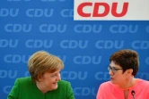 La chancelière allemande Angela Merkel avec  Annegret Kramp-Karrenbauer, nouveau numéro deux de son parti conservateur, le 19 février 2018 à Berlin.