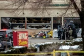 Une unité d'intervention de police devant le supermarché où a eu lieu une fusillade, à Boulder, dans le Colorado, le 22 mars 2021 
