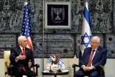 Le président israélien Reuven Rivlin reçoit à Jérusalem le vice-président américain Mike le 23 janvier 2018