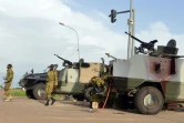 Des troupes positionnées le 17 septembre 2015 à l'extérieur du palais présidentiel à Ouagadougou