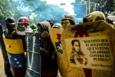 Affrontements entre opposants au président Nicolas Maduro et forces de l'ordre au cours d'une marche vers la Cour suprême du Venezuela, le 22 juillet 2017 à Caracas