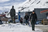 Une sculpture d'un mineur de charbon à Longyearbyen, dans l'archipel du Svalbard, le 6 mai 2022 dans le nord de la Norvège 