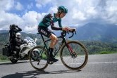 Le Russe Aleksandr Vlasov lancé vers sa victoire dans le Tour de Romandie à Villars-sur-Ollon, le 1er mai 2022 