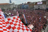 Les supporters croates réunis à Zagreb dans l'attente de leur équipe, finaliste du Mondial, le 16 juillet 2018
