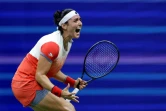La Tunisienne Ons Jabeur célèbre sa victoire en demi-finale de l'US Open, le 8 septembre 2022 à New York