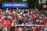 Des milliers de supporteurs assistent au premier meeting de campagne de Donald Trump, le 26 juin 2021 à Wellington, dans l'Ohio