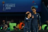 Les titulaires habituelles des Bleues, Wendie Renard (d) et Amel Majri, lors du match de groupes de la Coupe du monde 2019 contre la Corée du Sud, au Parc des Princes, le 7 juin 2019