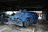 L'un des véhicules blindés de la gendarmerie qui seront déployés samedi dans la capitale française, présenté à la presse le 7 décembre 2018 à Versailles, à l'ouest de Paris.