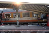 Le train Paris-Limoges accidenté en gare de Brétigny-sur-Orge, le 12 juillet 2013 près de Paris