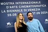 L'actrice américaine Angelina Jolie et le réalisateur chilien Pablo Larrain lors d'un photocall pour le film "Maria" présenté à la 81e Mostra de Venise, le 29 août 2024