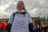 Une employée d'EHPAD défile à Lille, le 30 janvier 2018