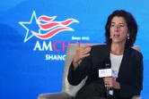 La secrétaire américaine au Commerce, Gina Raimondo lors d'une réunion de femmes d'affaires organisée par la Chambre américaine de commerce en Chine, le 30 août 2023 à Shanghai