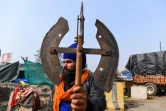Un guerrier du Nihang, première ligne de défense des agriculteurs opposés aux réformes du gouvernement, le 21 décembre 2020 à Singhu, en Inde