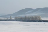 L'Express de l'Est traverse un champ enneigé près de Kars, en Turquie, le 9 janvier 2022