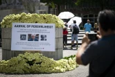 Des fleurs pour rendre hommage à Peter R. de Vries dans le centre d'Amsterdam, aux Pays-Bas, mort le 15 juillet 2021
