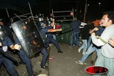 Jeudi 5 juin 2003 -
De violents affrontements ont opposé les forces de l'ordre à 300 grévistes devant le rectorat