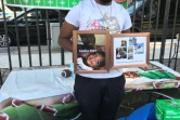 Davell Gardner père, 25 ans, lors de la petite cérémonie qu'il a organisée pour marquer ce qui aurait été le deuxième anniversaire de son fils, le 12 septembre 2020 à Brooklyn