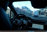 Capture d'écran prise le 25 août d'une vidéo montrant un robot-taxi Waymo dans les rues de San Francisco, en Californie