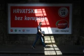 Une affiche électorale du Parti social-démocrate (SDP), la principale force d'opposition, promet: "La Croatie sans corruption", le 2 juillet 2020 à Zagreb