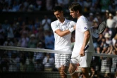 Novak Djokovic (g) et Cameron Norrie après leur demi-finale de Wimbledon, le 8 juillet 2022