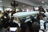 Le cercueil de Papa Wemba lors d'une cérémonie le 27 avril 2016 à Abidjan