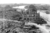 La ville japonaise de Hiroshima en novembre 1945, trois mois après le bombardement nucléaire