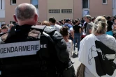 Des manifestants sont rassemblés à la cité des Monts à Lupino, un quartier populaire de Bastia, le 14 août 2016, au lendemain d'une violente rixe