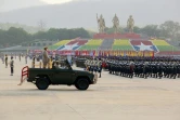 Le chef de la junte, Min Aung Hlaing, inspecte les troupes à l'occasion de la journée de l'armée, le 27 mars 2022 à Naypyidaw, en Birmanie