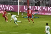 Le gardien du Bayern Manuel Neuer encaisse un but du milieu du Werder  Maximilian Eggestein, le 21 novembre 2020 à Munich