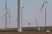 Installation d'éolienne sur les hauteurs de Villar de los Navarros, le 5 avril 2022