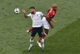 L'attaquant français Olivier Giroud(g) pendant le match face au Danemark à Moscou le 26 juin 2018 au Mondial