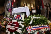 Des fleurs du Président de la République (d) et du Prince de Monaco (c) pour les funérailles de Raymond Poulidor, à Saint-Léonard-de-Noblat, le 19 novembre 2019