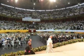 Le pape se prépare à parler à des prêtres, séminaristes et fidèles dans l'arène de boxe de La Macrena à Medellin le 9 septembre 2017, sur une photo fournie par l'Osservatore Romano