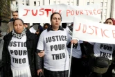 Des femme réclament justice pour Théo, jeune homme blessé par la police, lors d'une marche le 6 février 2017 à Aulnay-sous-Bois 