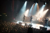 Le concert du groupe américain Eagles of Death Metal sur la scène du Bataclan, peu avant les attentats, le 13 novembre 2015 à Paris
